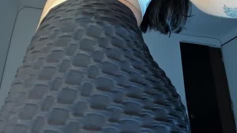 Renata online show from November 19, 2025, 2:33 am