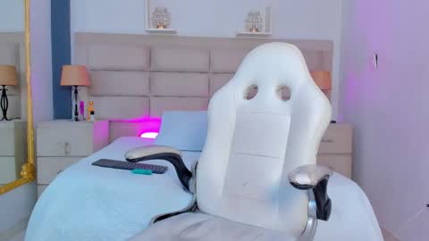 Renata online show from December 4, 2025, 2:26 pm