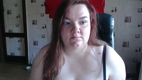 renataoia online show from September 10, 2025, 9:53 am