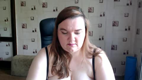 renataoia online show from June 27, 2026, 9:47 am