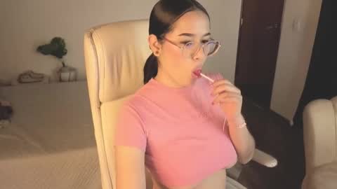 renaxi_smith online show from November 1, 2025, 7:49 pm