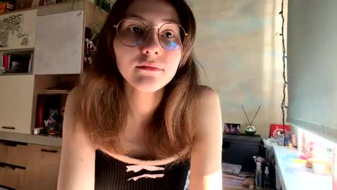 Mia online show from March 23, 2026, 1:15 pm