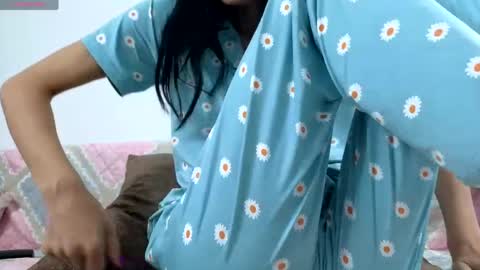 Rena online show from May 22, 2026, 3:13 am