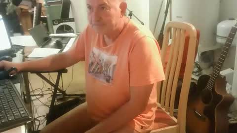 renefr online show from October 12, 2025, 9:47 pm