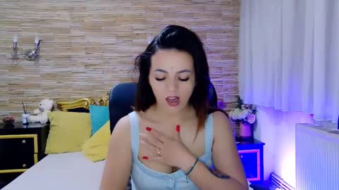 renesmesweet online show from February 18, 2025, 11:44 am