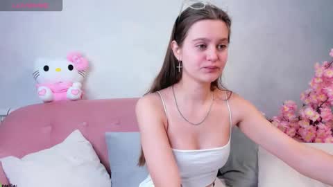 Renesmy online show from November 24, 2025, 12:32 am