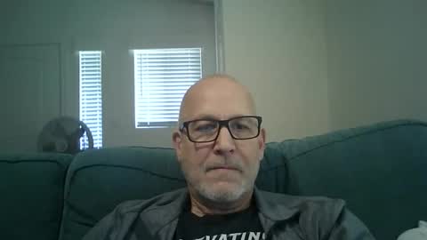 Snapshot of renewaz chatting on February 15, 2026, 5:53 pm Renewaz online show from February 15, 2026, 5:53 pm