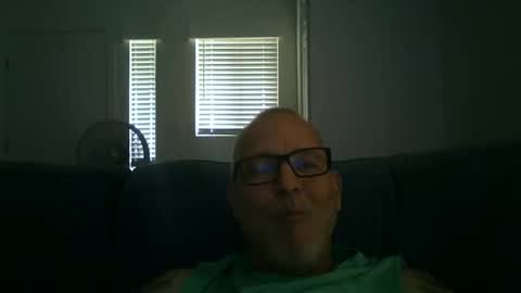 Snapshot of renewaz chatting on February 28, 2026, 7:15 pm Renewaz online show from February 28, 2026, 7:15 pm