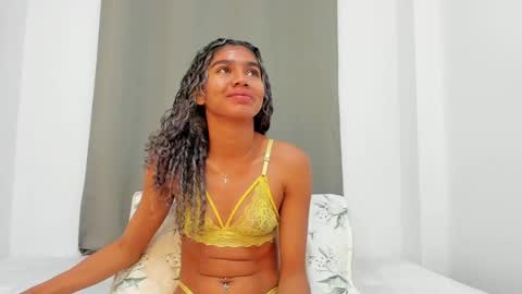 Snapshot of rennatta_sx chatting on February 8, 2025, 11:01 am Renata online show from February 8, 2025, 11:01 am