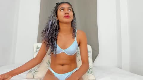 Snapshot of rennatta_sx chatting on March 4, 2025, 12:12 pm Renata online show from March 4, 2025, 12:12 pm