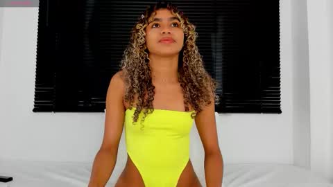 Snapshot of rennatta_sx chatting on September 9, 2025, 12:37 pm Renata online show from September 9, 2025, 12:37 pm