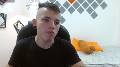 R E N E  online show from December 31, 2024, 6:57 pm