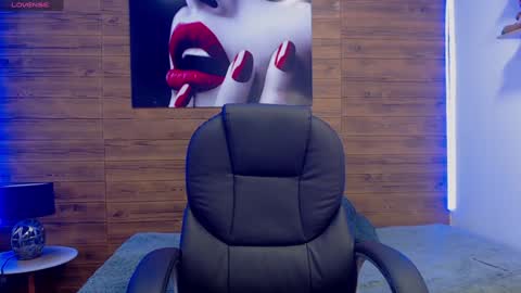 R E N E  online show from January 22, 2025, 8:28 pm