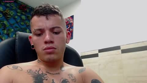 R E N E  online show from February 25, 2025, 7:52 am