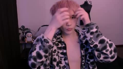 rennuts online show from April 6, 2026, 1:01 pm