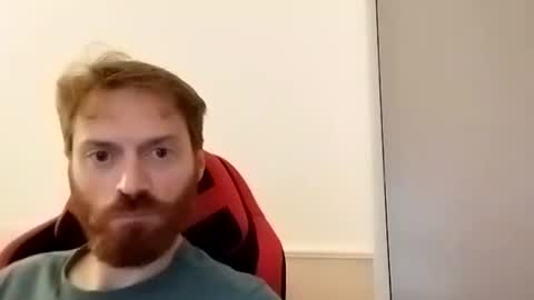 Snapshot of rerauld4 chatting on December 4, 2024, 7:45 pm Raul online show from December 4, 2024, 7:45 pm