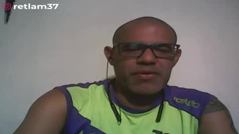 Snapshot of retlam37 chatting on December 9, 2024, 4:12 am Walter online show from December 9, 2024, 4:12 am