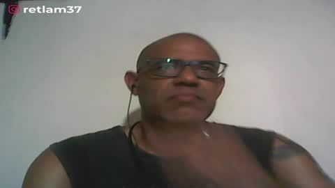 Snapshot of retlam37 chatting on January 5, 2025, 4:04 am Walter online show from January 5, 2025, 4:04 am