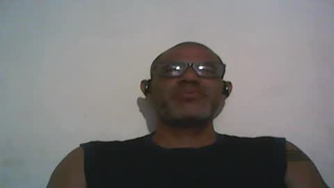 Snapshot of retlam37 chatting on March 7, 2025, 5:18 am Walter online show from March 7, 2025, 5:18 am