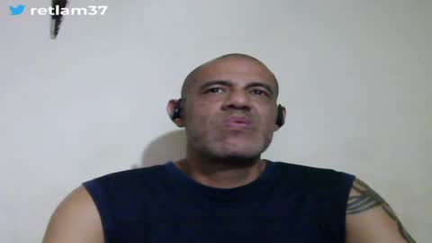Snapshot of retlam37 chatting on July 7, 2026, 3:42 am Walter online show from July 7, 2026, 3:42 am