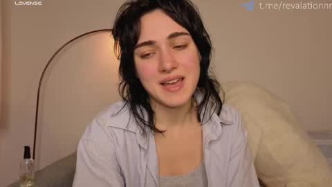 Snapshot of revalation_ chatting on November 19, 2025, 5:35 pm Ewiwi online show from November 19, 2025, 5:35 pm