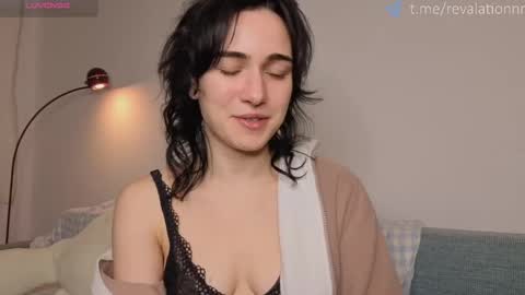 Ewiwi online show from January 6, 2026, 3:38 pm