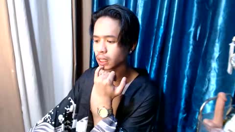 Snapshot of rey_004 chatting on October 14, 2025, 8:04 am rey_004 online show from October 14, 2025, 8:04 am