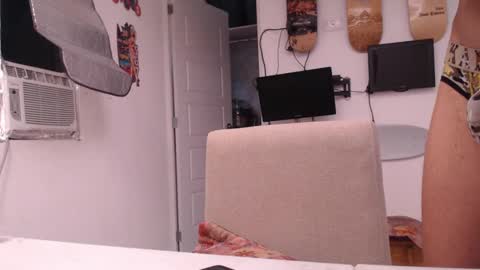 Snapshot of reymond88 chatting on November 7, 2025, 10:21 pm Reymond online show from November 7, 2025, 10:21 pm