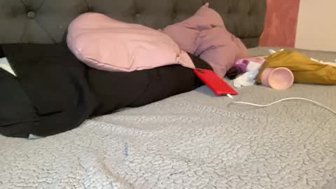 reyna77 online show from February 5, 2025, 4:47 pm