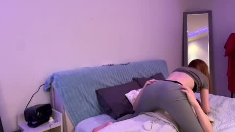 Lola online show from April 8, 2026, 10:10 pm