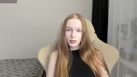 Snapshot of rezurs chatting on June 17, 2026, 11:38 pm nice to meet you 3 I am Milena online show from June 17, 2026, 11:38 pm