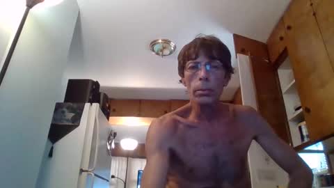 Dee online show from April 16, 2026, 9:50 pm