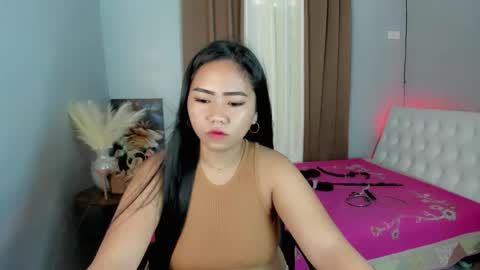 Snapshot of rhea_xoxo chatting on April 21, 2026, 1:42 am rhea online show from April 21, 2026, 1:42 am