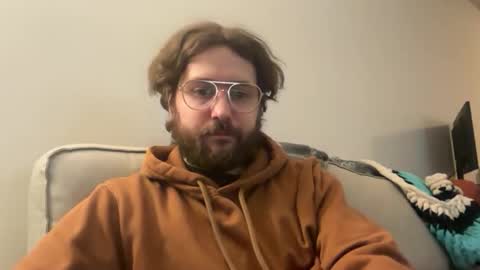 Snapshot of rhynoroger chatting on May 12, 2026, 1:47 am Roger online show from May 12, 2026, 1:47 am