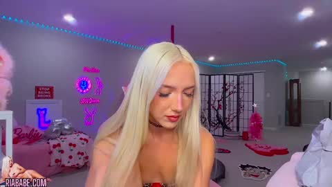 ria  online show from September 19, 2025, 3:52 am