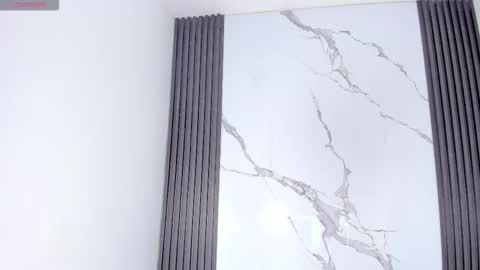 Riana online show from November 14, 2025, 6:23 am