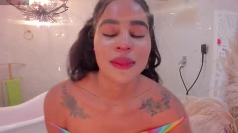 Snapshot of riby_ chatting on October 19, 2025, 7:14 pm riby online show from October 19, 2025, 7:14 pm