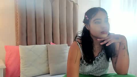 Snapshot of riby_ chatting on November 30, 2025, 7:40 pm riby online show from November 30, 2025, 7:40 pm