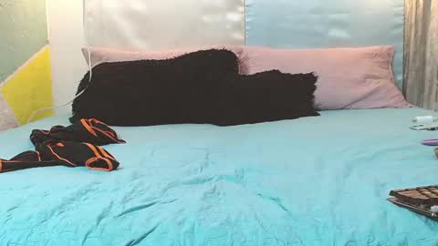 rich and kitty  online show from December 4, 2025, 6:38 pm