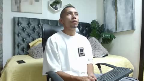 richar_voller online show from February 15, 2025, 11:17 am