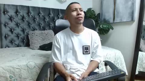 richar_voller online show from March 4, 2025, 11:19 am