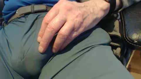 richarder7 online show from December 14, 2025, 3:28 pm