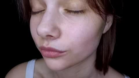 Luna online show from April 16, 2026, 9:39 pm