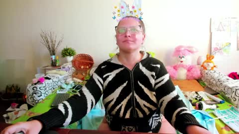 Anna - not anna - right Anna  online show from April 5, 2026, 3:31 pm