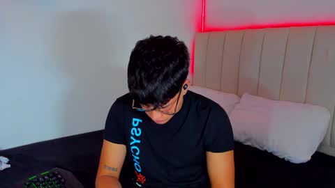 Snapshot of rick_shellby chatting on April 7, 2026, 9:54 am Rick online show from April 7, 2026, 9:54 am