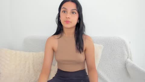 Snapshot of riley_tin chatting on December 2, 2024, 3:47 pm riley_tin online show from December 2, 2024, 3:47 pm