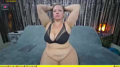 Snapshot of rileylogan chatting on July 31, 2026, 2:16 pm Riley Logan online show from July 31, 2026, 2:16 pm
