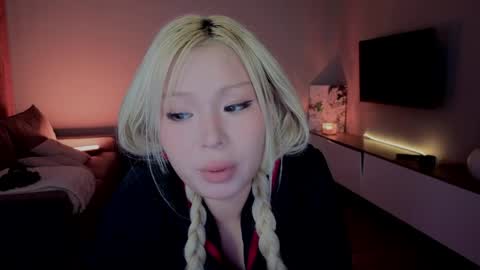 rileymee online show from April 9, 2026, 3:17 am