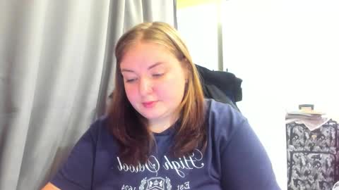 rina16 online show from November 5, 2025, 11:32 am