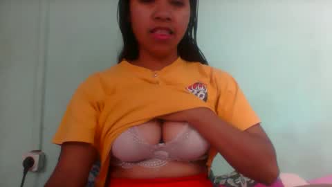 Snapshot of rinah856024 chatting on November 15, 2025, 6:00 am rinah856024 online show from November 15, 2025, 6:00 am